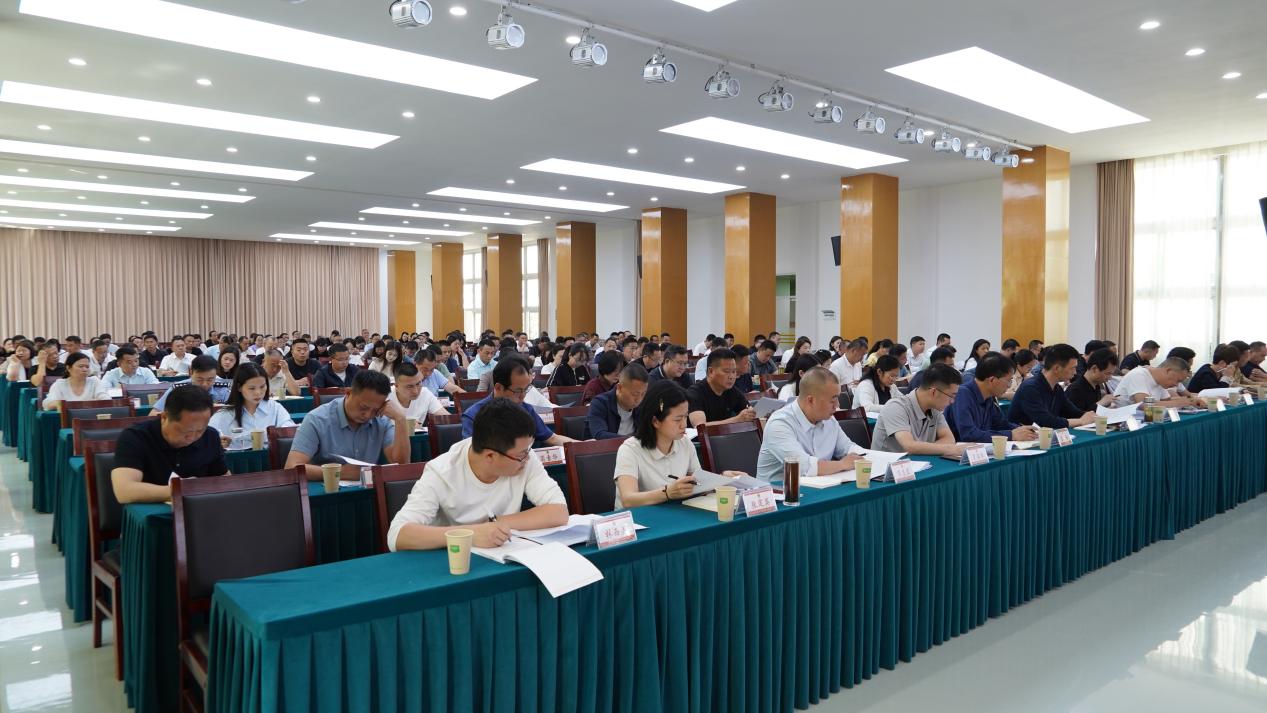 江安县人大常委会评议县教育和体育WM真人登录局工作动员会召开(图2)